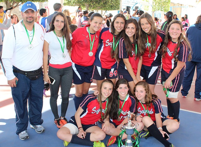 2+7+7詹姆斯准三双，灰熊坐收大礼.