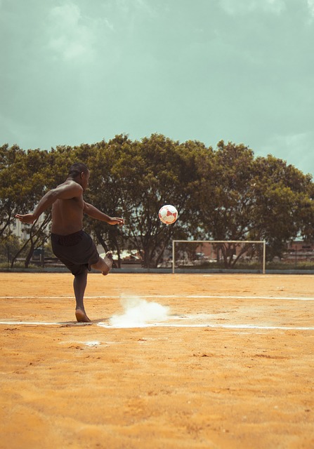 王曼昱因伤退出半决赛国乒包揽男女单冠亚军 赛后大合影 大迪和同同空出位置留给曼昱 待你归来位置依旧.